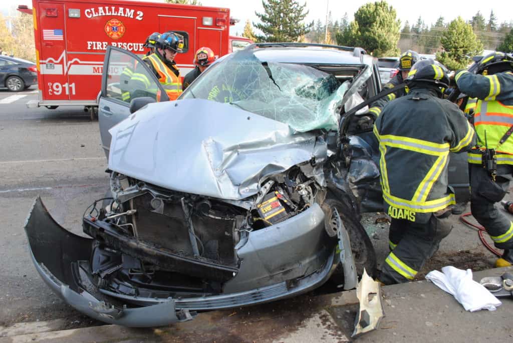 Red light crash semi-truck van - Washington State- Coluccio Law