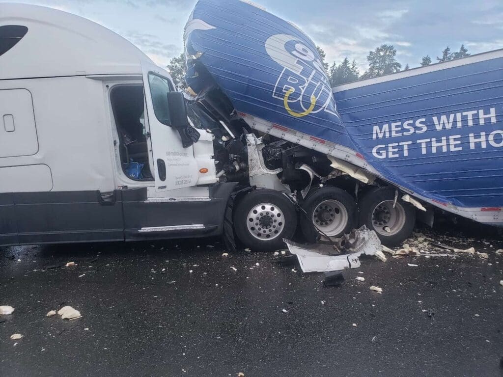 Semi-crashes-pileup-I5-Tacoma-WSDOT