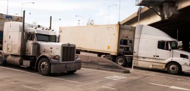 Semi-truck_transportation-Washington-highway